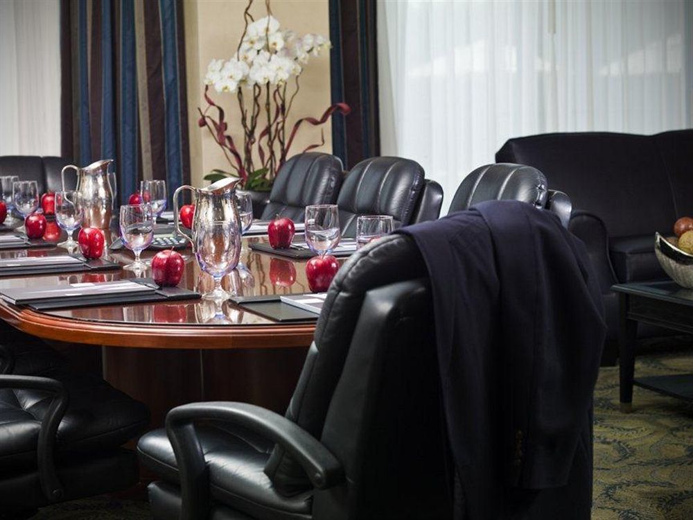 מלון Crowne Plaza Costa Mesa Orange County By Ihg עסק תמונה